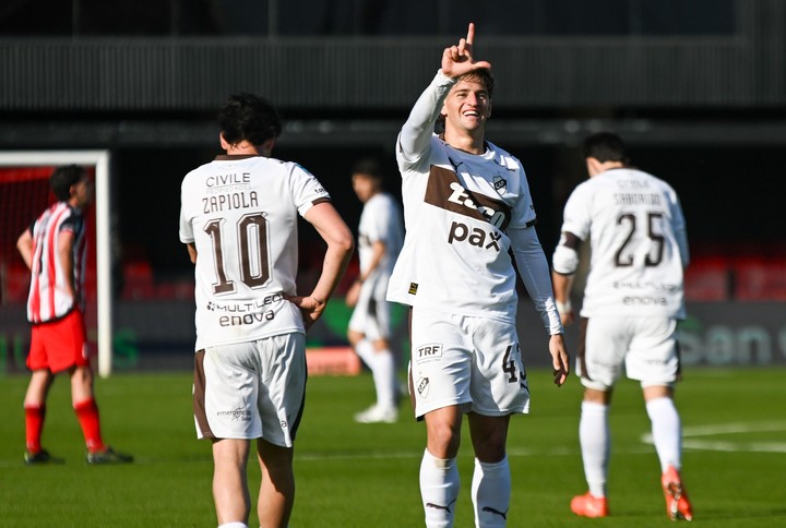 Platense está de racha (Foto: FOTOBAIRES).
