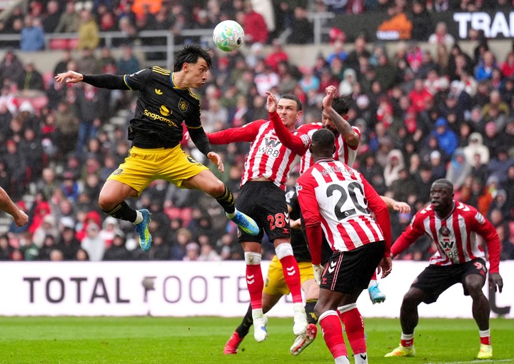 Licha Martínez vuelve a tener acción con el United (Owen Humphreys/PA via AP).