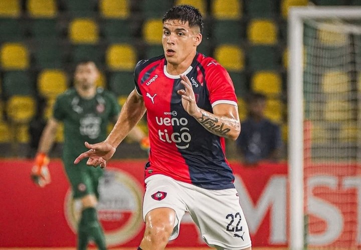 Pérez en las próximas horas pasará por la revisión médica.