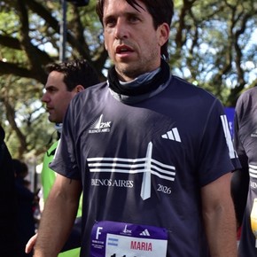 "Cada uno a su ritmo": Diego Placente corrió la Media Maratón de Buenos Aires