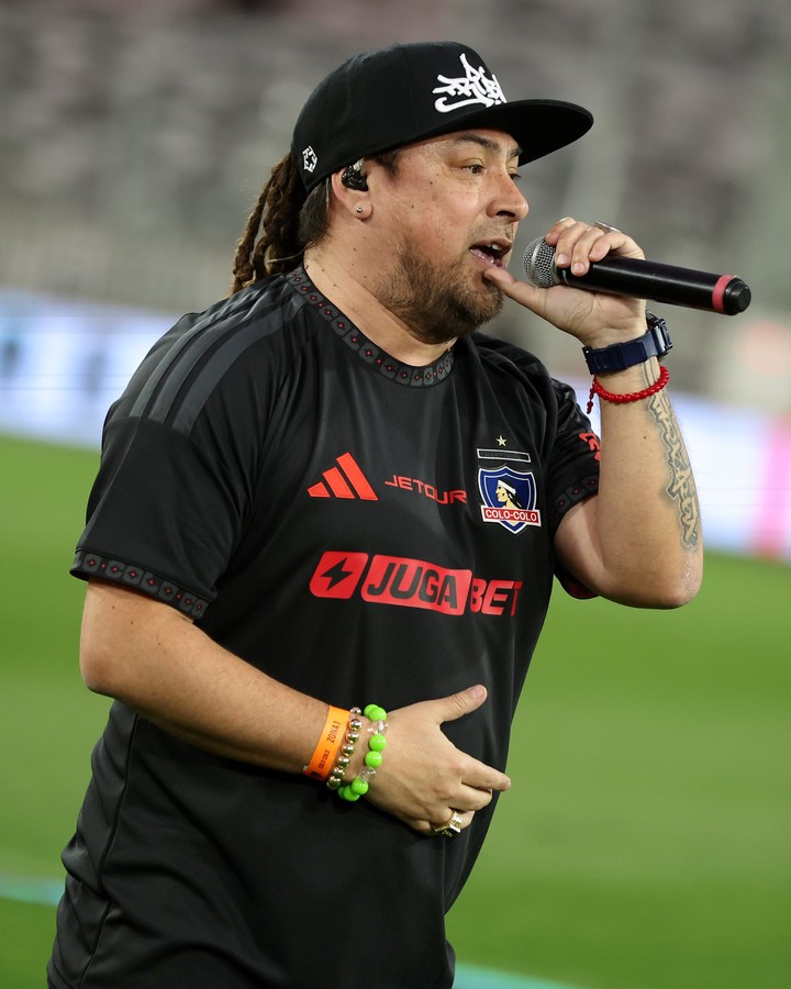 Juan Sativo cantó en la fiesta de Vozinha.