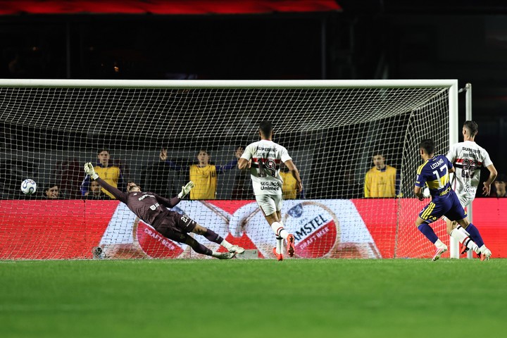 La tremenda definición de zurda del lateral. (EFE)
