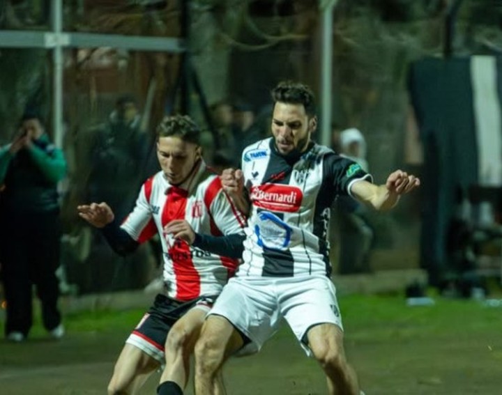 Partido entre Paraná FC y Atlético Baradero. @id.focus