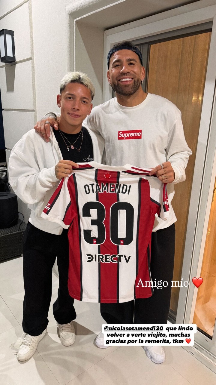 El extremo de 20 años le agradeció en las redes al zaguero campeón del mundo (Instagram).