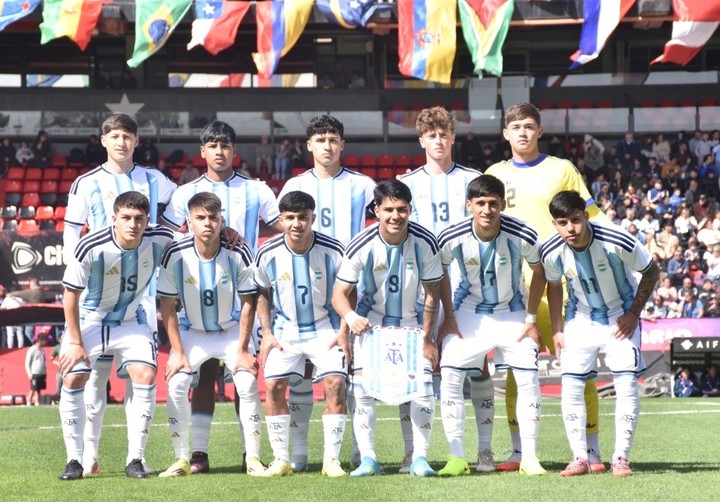 La formación de Argentina contra Venezuela en los Juegos Suramericanos (foto: @argentina).