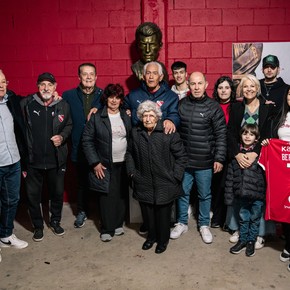 El emotivo homenaje a una gloria de Independiente en el estadio