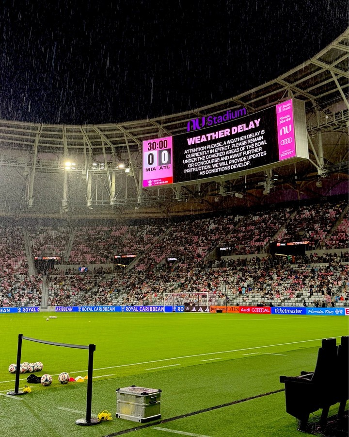 El inicio del partido del Inter Miami está actualmente retrasado debido al mal tiempo.