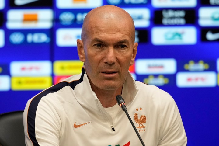 Zinedine Zidane en conferencia de prensa.(AP)