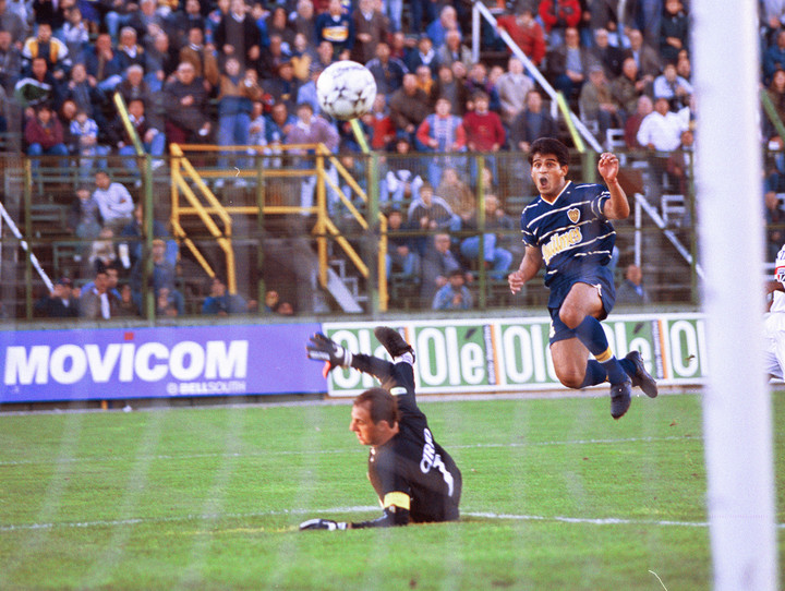 La definición del Negro Ibarra ante San Pablo, en cancha de Ferro, por la Mercosur 1999. 