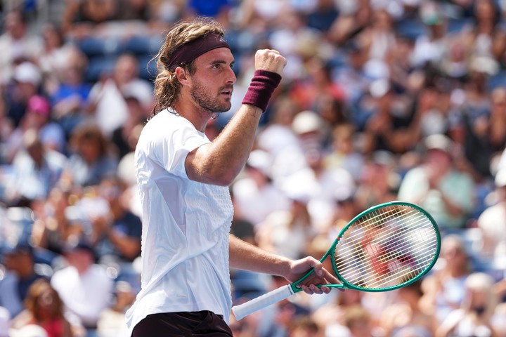 Stefanos Tsitsipas en el partido ante Arthur Fils. (AP)