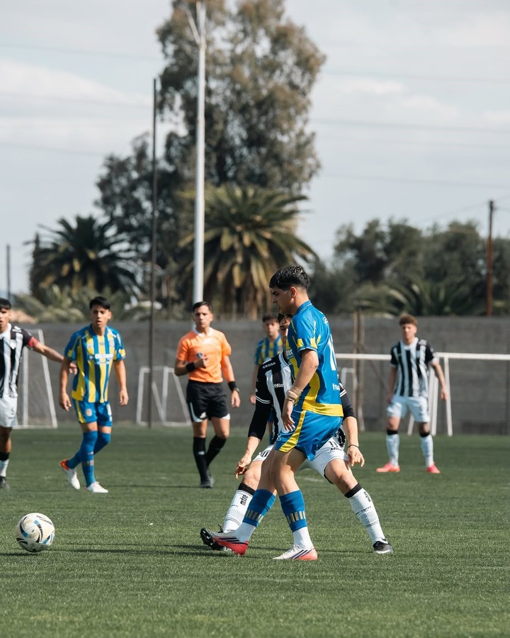 Rosario Central le ganó 2-1 a Gimnasia de Mendoza en el Torneo Proyección. (Prensa CARC)