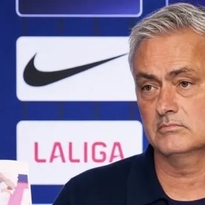 El meme con el que Atlético de Madrid se burló de Mourinho por las fotos que mostró en conferencia