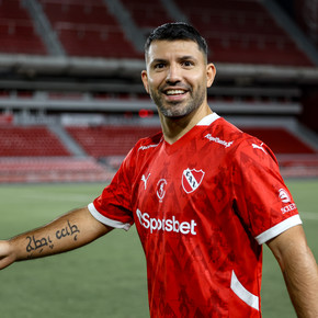 El Kun Agüero se metió de lleno en las elecciones en Independiente