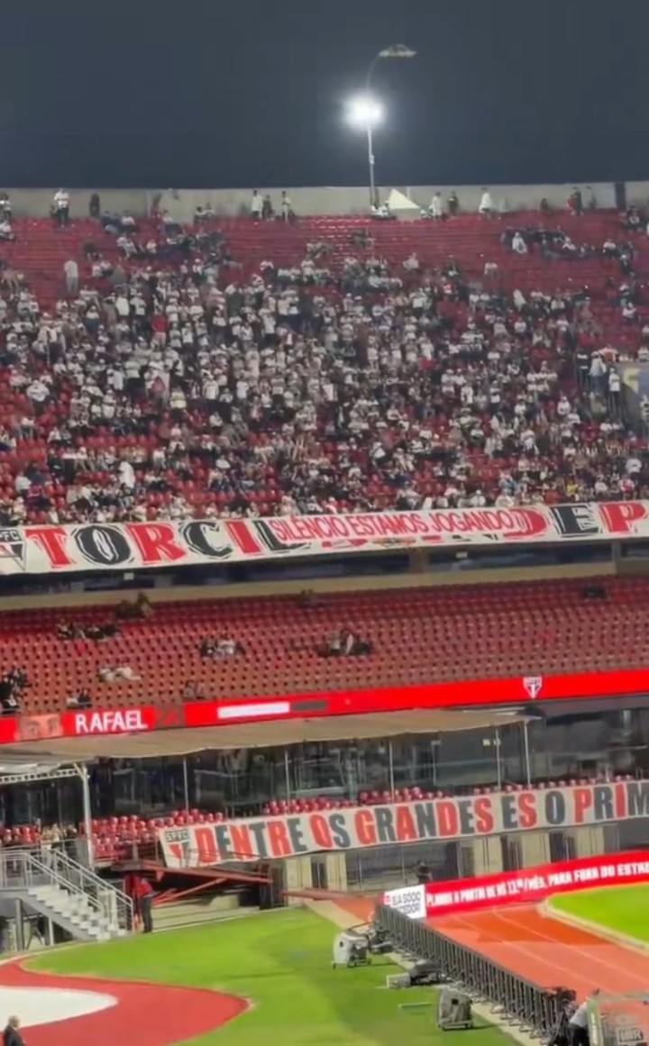 La bandera en cancha de San Pablo (Foto: X).