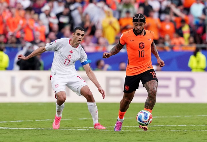 Depay con Países Bajos en el Mundial (Reuters).