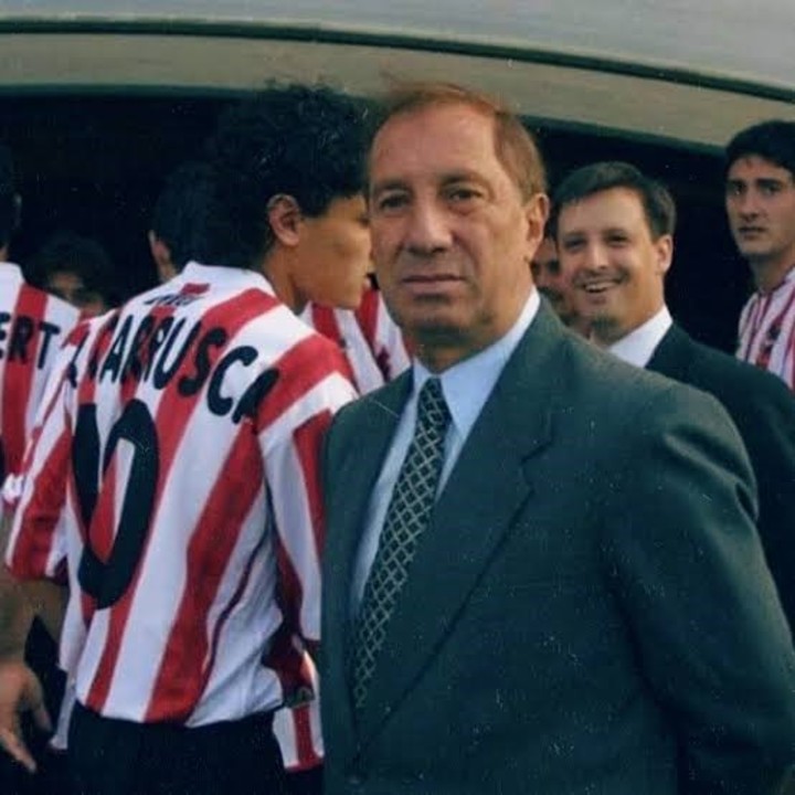 Carlos Bilardo, en su paso como DT de Estudiantes.