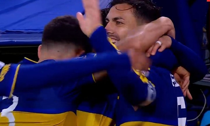 El lujo de Paredes ante Sao Paulo.