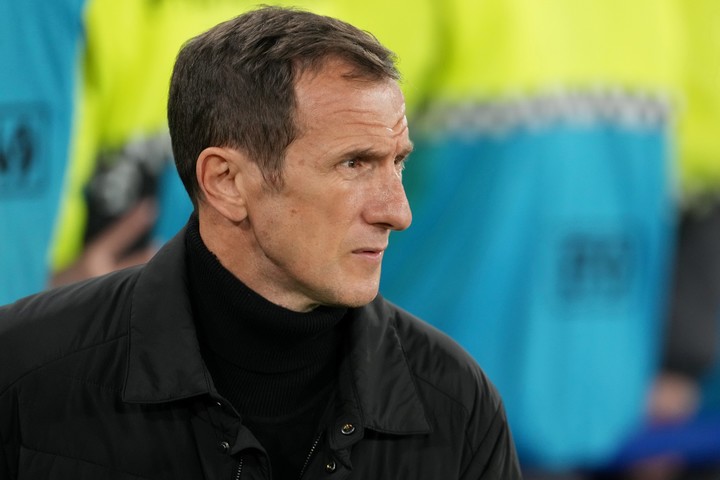 Arruabarrena, a rotar vs. Central Córdoba.
 (AP Photo/Gustavo Garello)