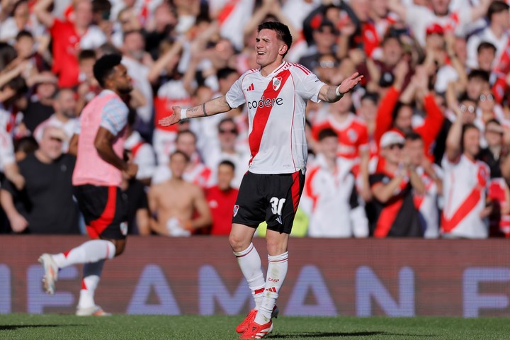 Franco Mastantuono, la venta más cara de la historia de River y del fútbol argentino. (EFE/Archivo/Juan Ignacio Roncoroni).