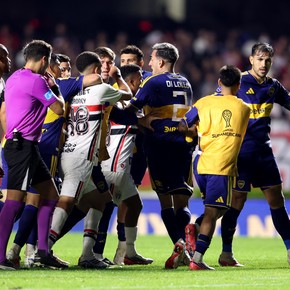 Video: fueron a buscar a Paredes en el festejo de Boca tras eliminar a San Pablo