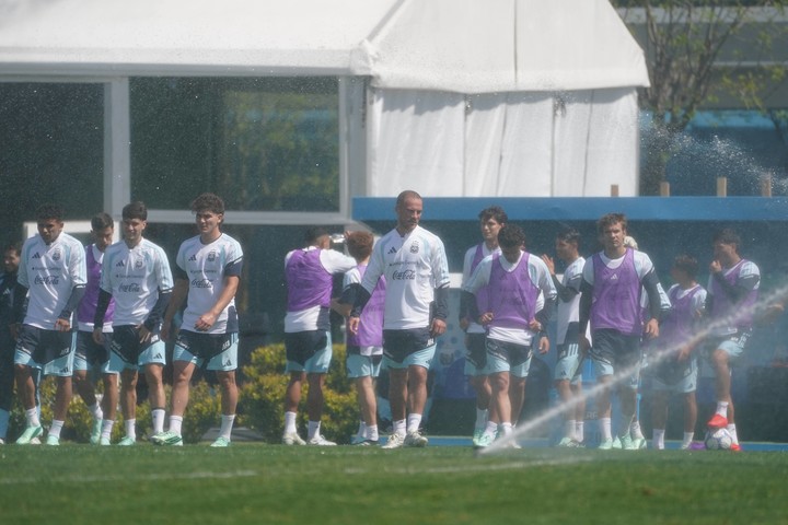 La Selección tuvo su primera práctica abierta post Mundial (Foto: Juano Tesone). 