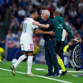 Mourinho y una particular defensa a Mbappé tras el triunfo del Real Madrid: "Le he dado un beso..."