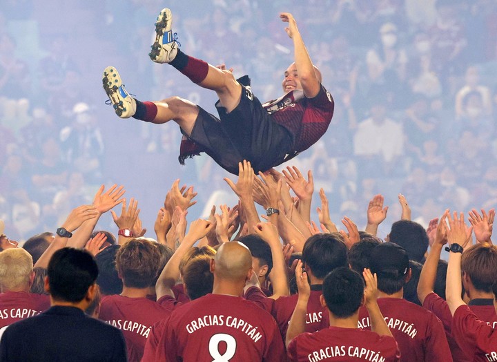 Iniesta, campeón en Japón. (EFE)
