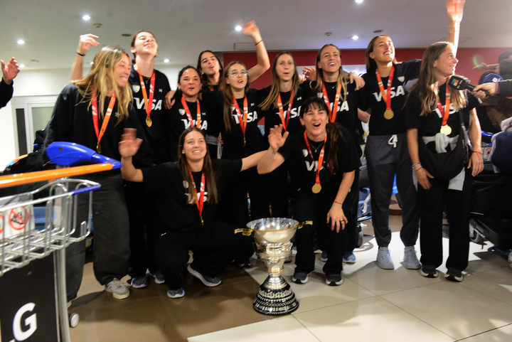 Las Leonas son tricampeonas del mundo (Foto: Clarín).