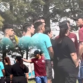 El exabrupto de José Sand contra un árbitro en las Inferiores de Lanús: "No podés dirigir ni el tránsito..."