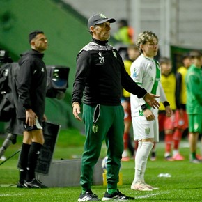 Troglio luego del empate: "Les gusta más ver al Manchester City"