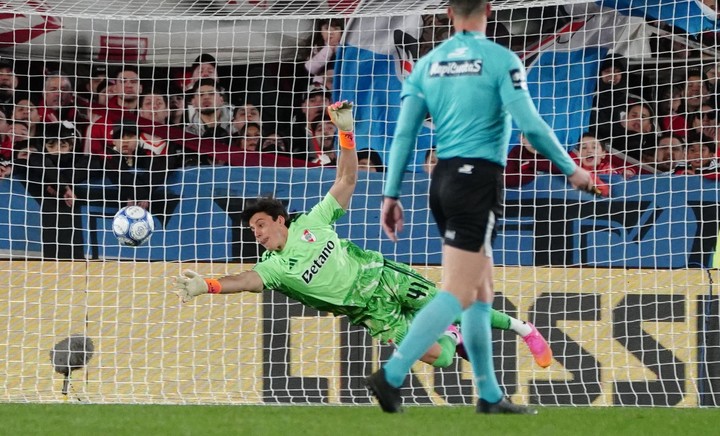 Beltrán en el arco de River. Foto: Marcelo Carroll.