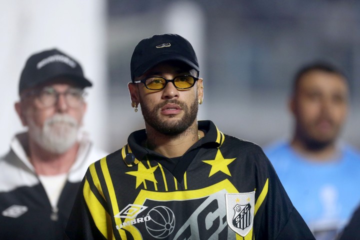 Neymar se está recuperando de un desgarro (EFE/ Guilherme Dionizio).