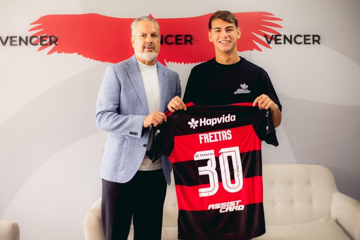 Joaquín Freitas, presentado en el Mengao. Prensa Flamengo.