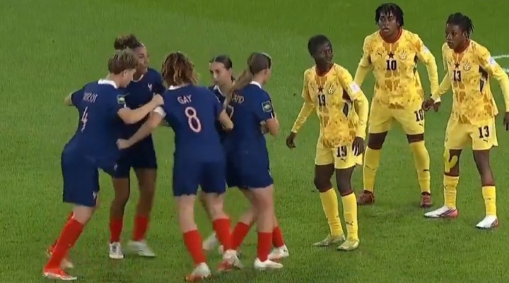 Las jugadoras de Francia y la particular rondita en un córner (Foto: TVP Sport).
