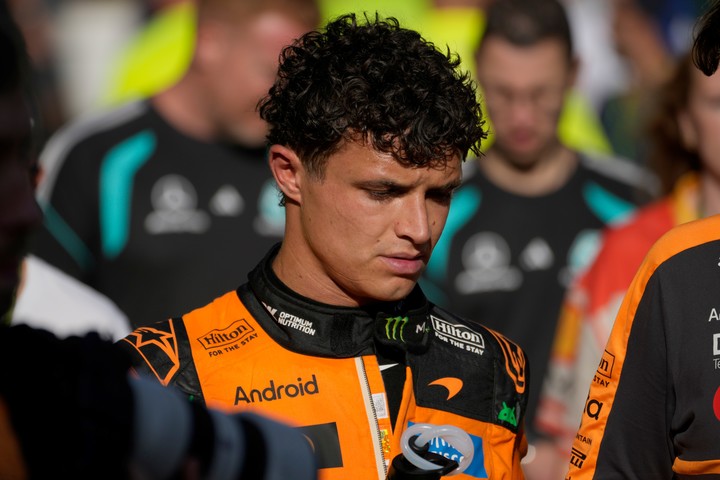 Lando Norris, muy caliente con Colapinto. (AP Photo/Pavel Bednyakov)