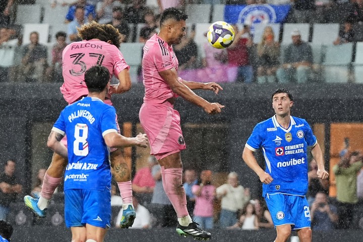 El gol de Casemiro, el del 2-0 que le dio el título a Kily (AP).