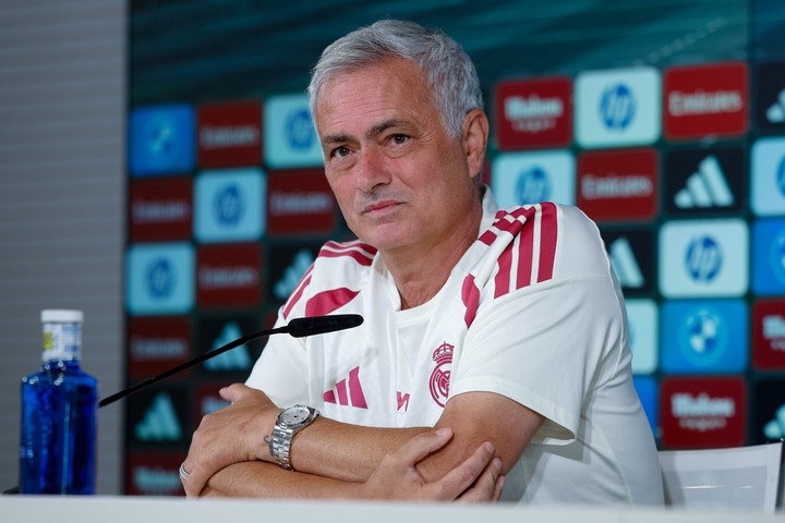 José Mourinho cuestionó el profesionalismo de Asencio.