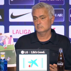 Mourinho mostró fotos y armó show tras las derrota en el clásico: "No quiero decir que estaba preparado..."