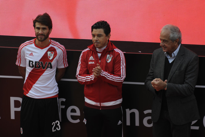 D'Onofrio junto a Gallardo y Ponzio en 2016 (Foto Heva).