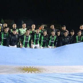Los dolores de cabeza en Nueva Chicago: el impactante parte médico con 11 futbolistas afectados