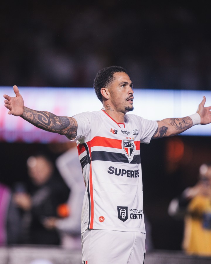 Luciano Neves, goleador de San Pablo.