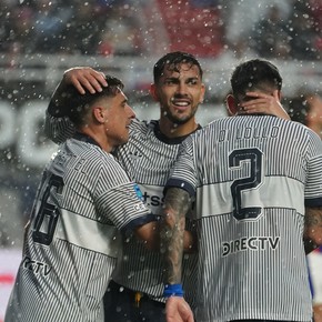 Bajo un diluvio, Boca derrotó 2-0 a San Lorenzo en el clásico
