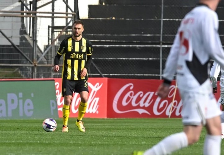 El debut de Pezzella en Peñarol (Ovación).