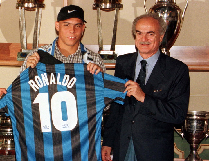 Sandro Mazzola le dio la bienvenida a Ronaldo cuando llegó al Inter.