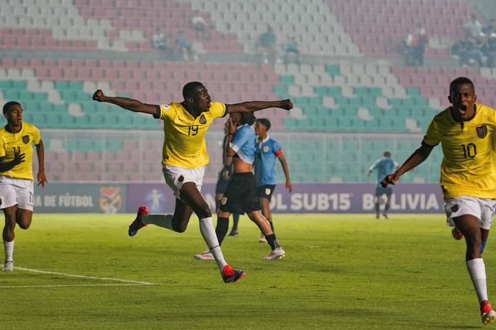 Juan Riquelme Angulo en la selección de Ecuador.