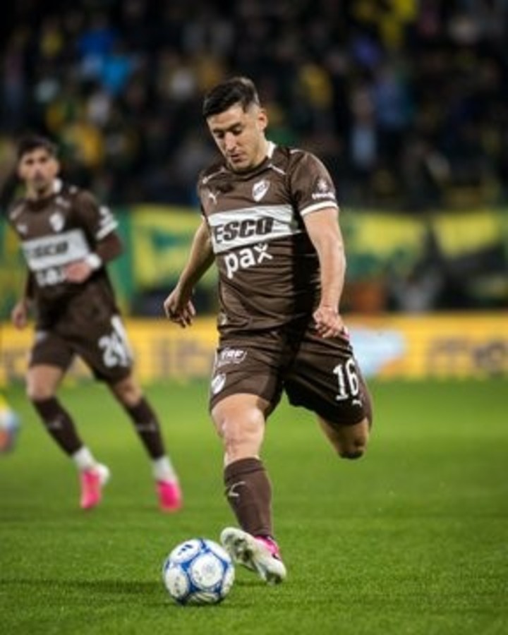 Platense arrancó mejor en Varela.