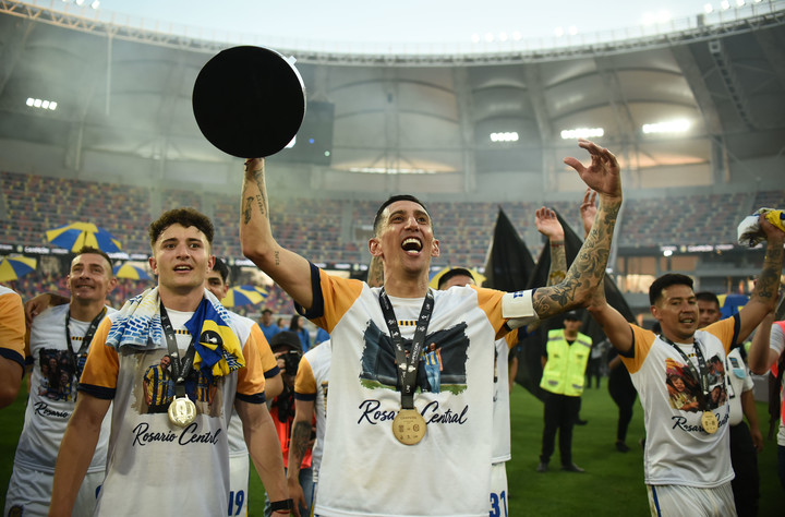 Di María campeón de la Supercopa Internacional (Fotobaires).