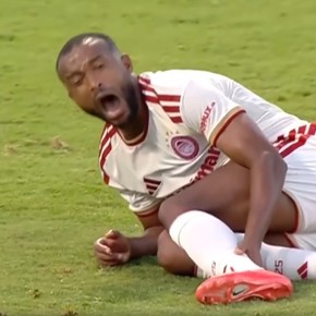 Video: impresionante lesión de un delantero marroquí en el fútbol griego