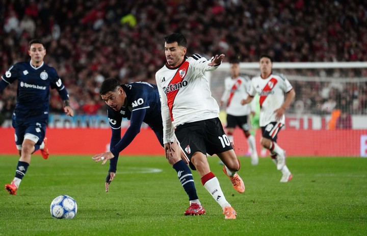 El ex Tigres generó los aplausos de los hinchas (foto Marcelo Carroll). 