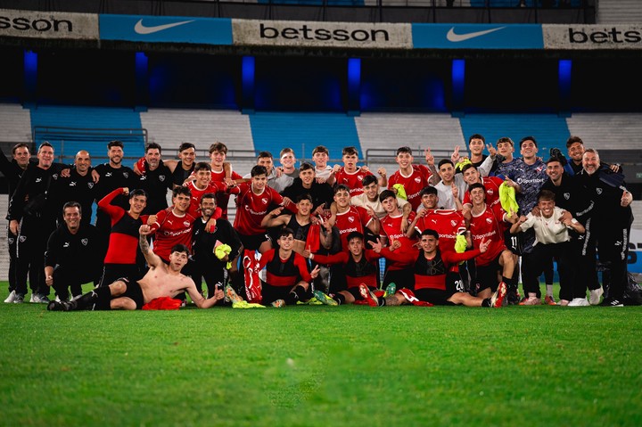 El festejo de los chicos de Independiente.